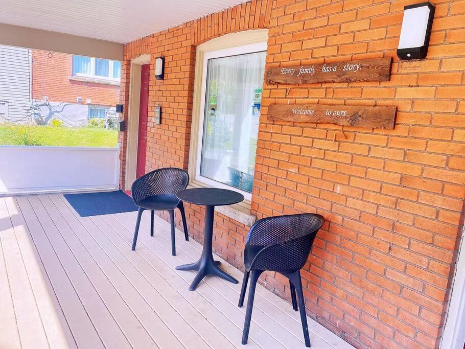 Adorable 2-Bedroom Unit With Jacuzzi Beside Falls ไนแอการาฟอลส์ ภายนอก รูปภาพ