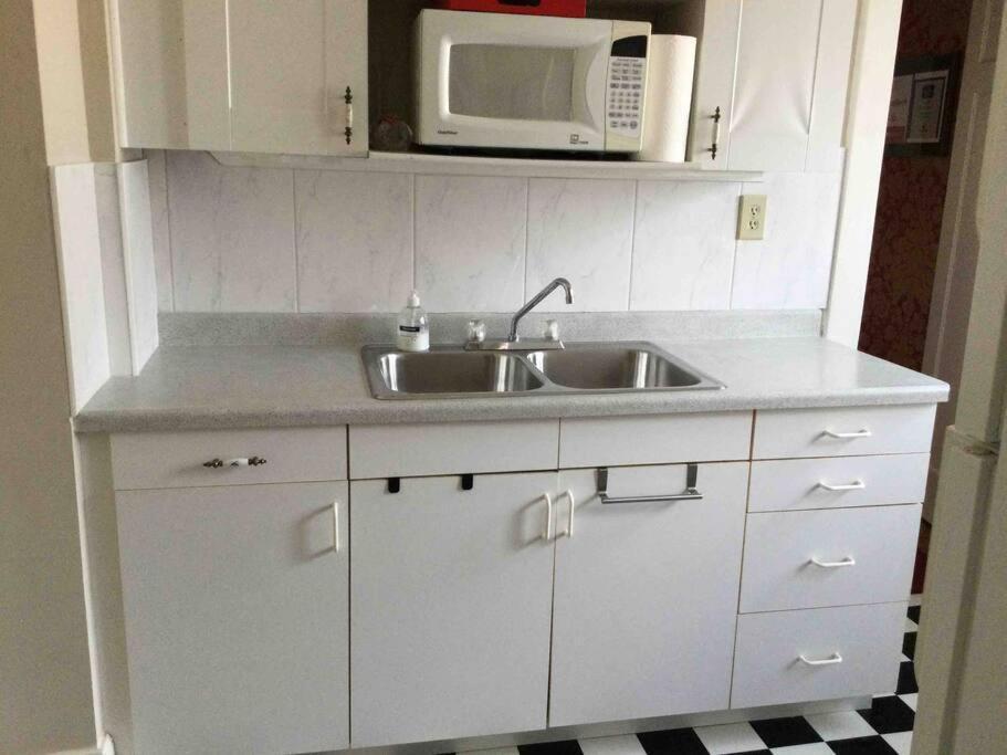 Adorable 2-Bedroom Unit With Jacuzzi Beside Falls ไนแอการาฟอลส์ ภายนอก รูปภาพ