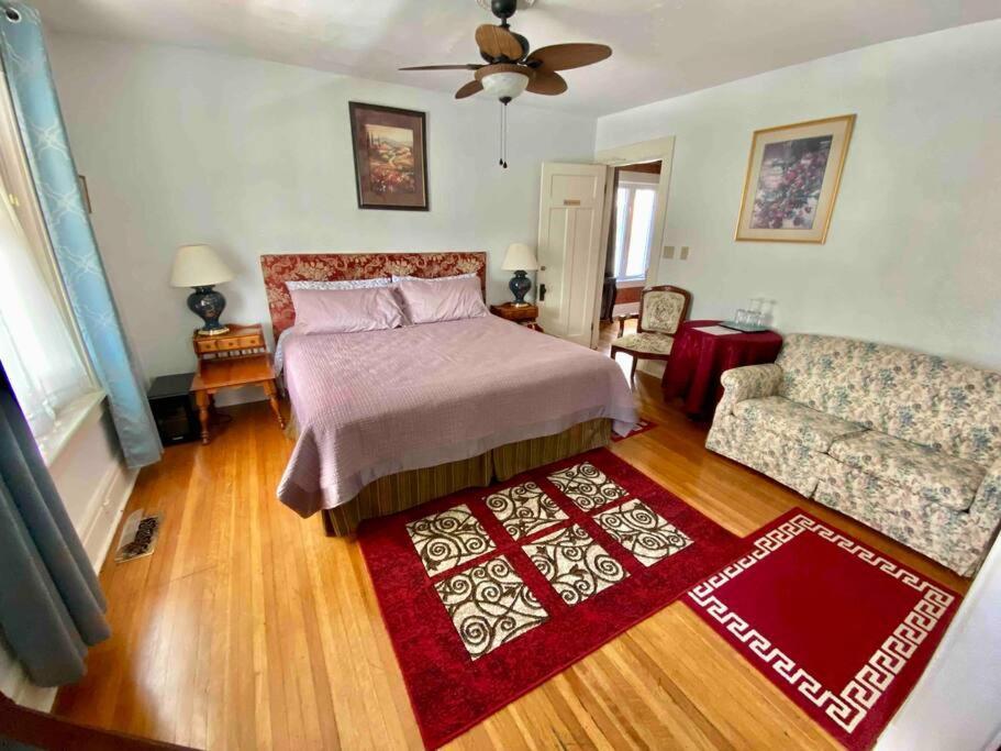 Adorable 2-Bedroom Unit With Jacuzzi Beside Falls ไนแอการาฟอลส์ ภายนอก รูปภาพ
