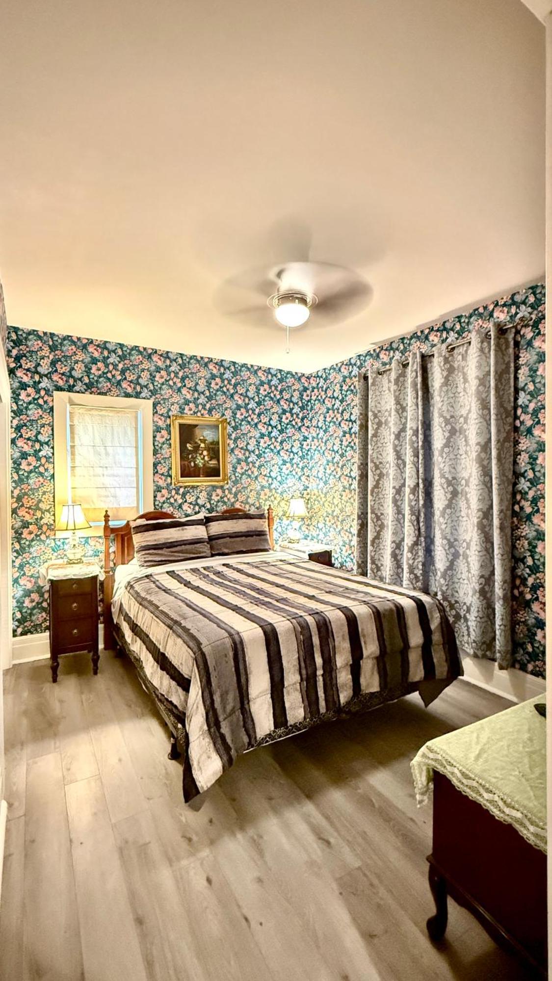 Adorable 2-Bedroom Unit With Jacuzzi Beside Falls ไนแอการาฟอลส์ ภายนอก รูปภาพ