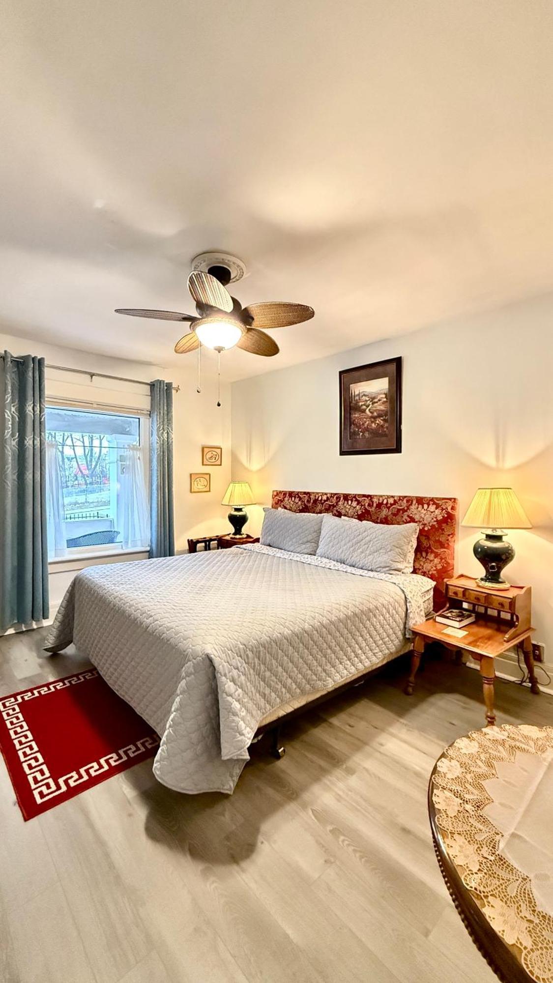 Adorable 2-Bedroom Unit With Jacuzzi Beside Falls ไนแอการาฟอลส์ ภายนอก รูปภาพ